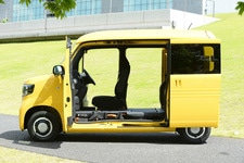 ホンダ 新型N-VAN／+STYLE FUN Honda SENSING／プレミアムイエロー・パールII