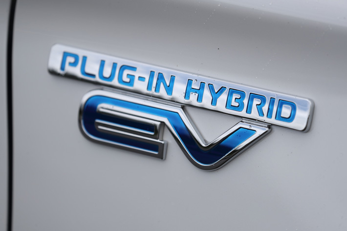 三菱 アウトランダーPHEV 2019年モデル Gプラスパッケージ