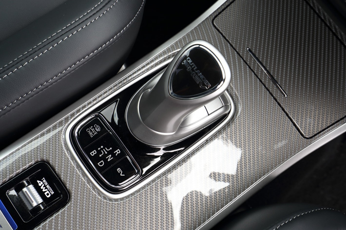 三菱 アウトランダーPHEV 2019年モデル Gプラスパッケージ