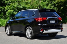 三菱 アウトランダーPHEV 2019年モデル Gプラスパッケージ