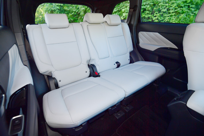 三菱 アウトランダーPHEV 2019年モデル Gプラスパッケージ