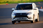 三菱 アウトランダーPHEV 2019年モデル