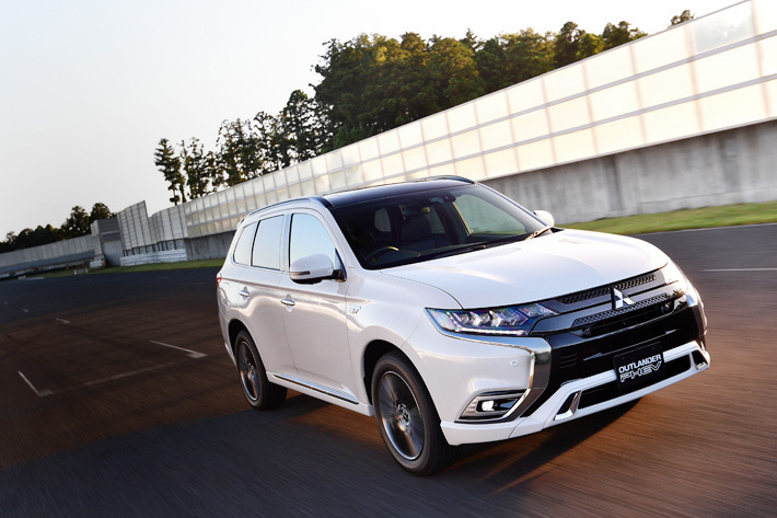 三菱 アウトランダーPHEV 2019年モデル