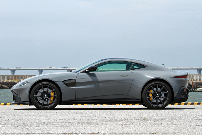 アストンマーティン 新型ヴァンテージ