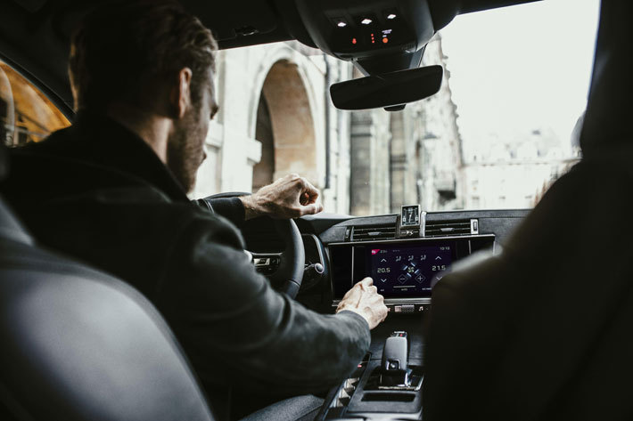 DS Automobiles　新型DS7