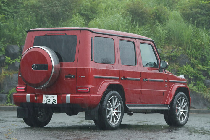 Mercedes-AMG G63（外装色：designoヒヤシンスレッド│内装色：ブラック）