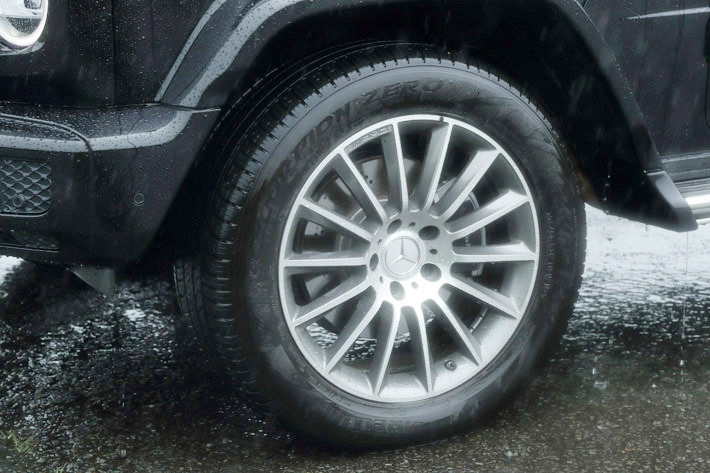 メルセデス・ベンツ G 550（外装色：オブシディアンブラック│内装色：ブラック）