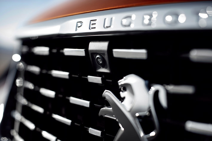 プジョー 3008 GT BlueHDi（8速オートマチック）