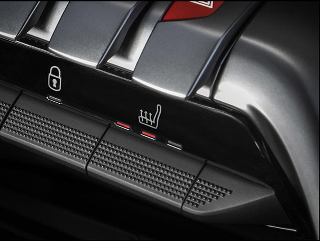 プジョー 3008 GT BlueHDi（8速オートマチック）