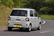 ダイハツ 新型ミラトコット／G SAIII セラミックグリーンメタリック