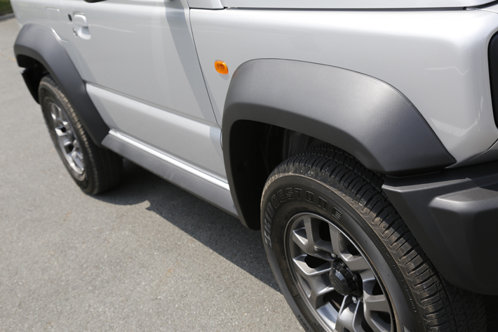 スズキ 新型ジムニーシエラ JC（4AT）