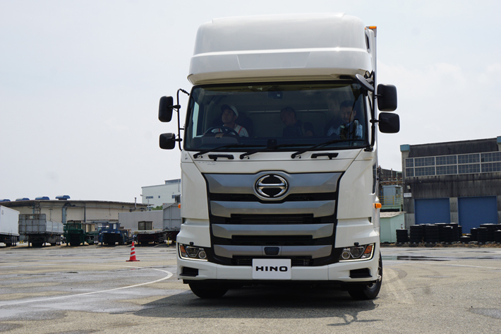 日野 新型プロフィア