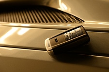 車内にキー置き忘れイメージ