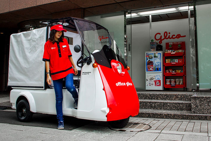 オフィスグリコに納入された光岡 Like-T3（ライク ティースリー）