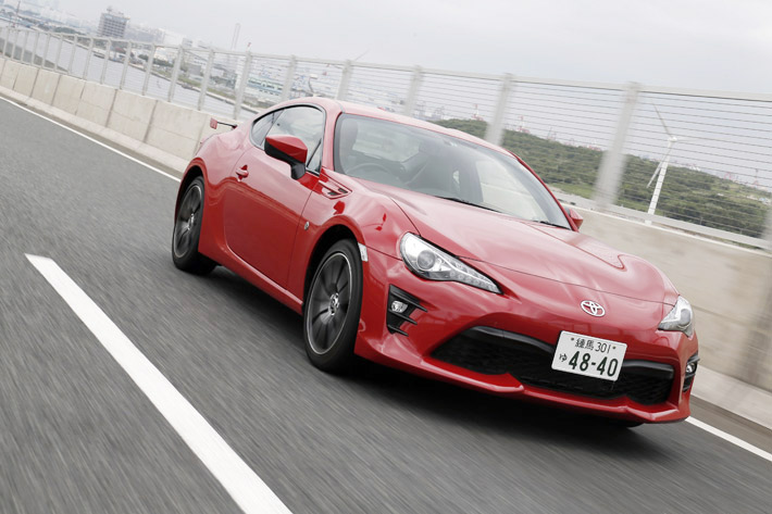 置いてあるだけで好感度アップ！ ココロもキモチを温める魔法のアイテム「ホットブランケット」|コラム【Mota】