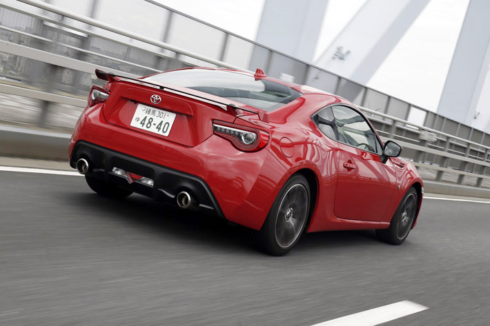 トヨタ 86 GT"Limited" 6AT（2016年8月マイナーチェンジモデル）