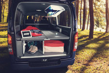 トヨタ ハイエース DARK PRIME II マルチロールトランスポーター