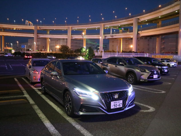 トヨタ 新型クラウン G 2.5リッターハイブリッド