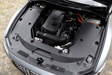 トヨタ 新型クラウン G 2.5リッターハイブリッド