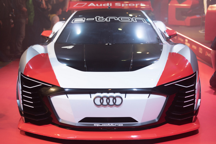アウディ E Tron Vision Gran Turismoが秋葉原に登場 グランツーリスモスポーツのコンセプトカー がゲームの世界から飛び出した 現地レポート 新車 車イベント21年 Mota アウディ E Tron Vision Gran Turismoが秋葉原に登場 グランツーリスモスポーツのコンセプトカー がゲームの世界から飛び出した 現地レポート 新車 車イベント21年 Mota