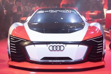 アウディ e-tron Vision Granturismo