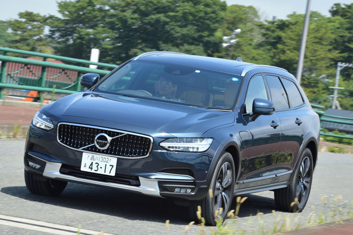 VOLVO V90 Cross Country D4 AWD Summum