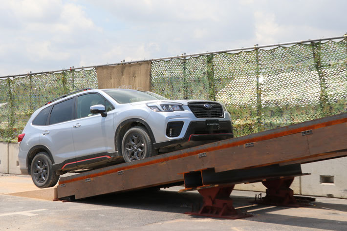 スバル 新型フォレスター