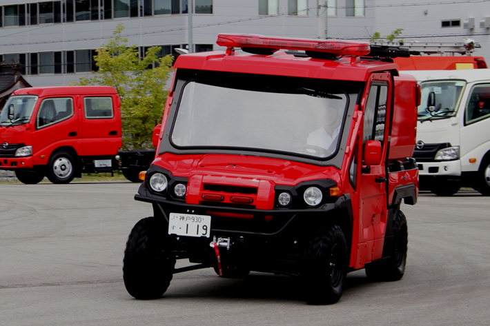 小型オフロード消防車「レッドレディバグ（Red Ladybug）」