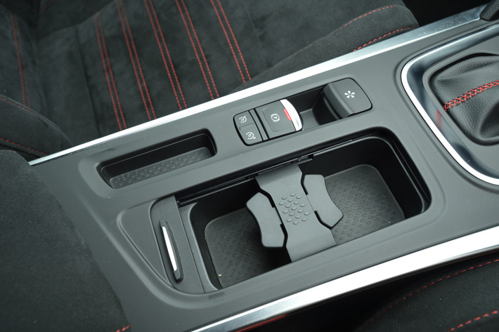 ルノー 新型メガーヌ ルノー・スポール