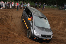 三菱 デリカ D:5 オーナー限定の体験型イベント「PLAY THE NATURE! TOUR『クルマの学校 ラフロード篇』