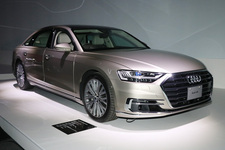 アウディ 新型A8 L 60 TFSI quattro