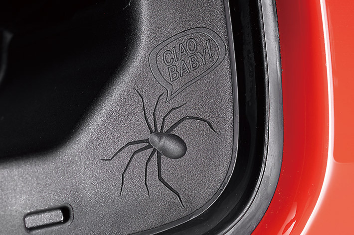 ジープ 限定車「レネゲード マットグリーン」