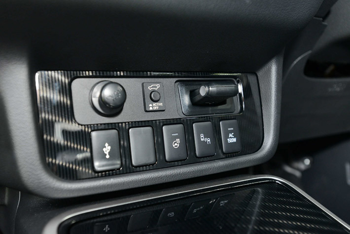 三菱 アウトランダーPHEV 2019年モデル G Premium Package