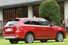 三菱 アウトランダーPHEV 2019年モデル G Premium Package
