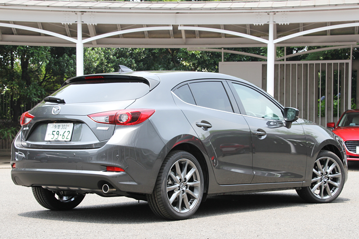 マツダ アクセラ