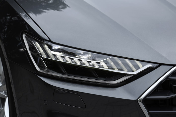 ウディ A7 Sportback S line 1st edition