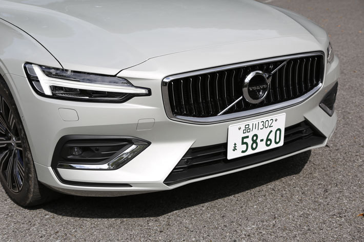 ボルボ 新型V60 T5 Inscription[FF]