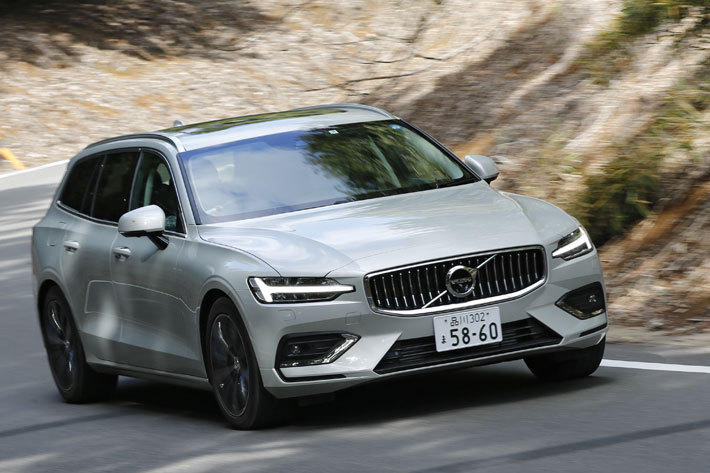 ボルボ 新型V60 T5 Inscription[FF／ボディカラー：バーチライトメタリック]