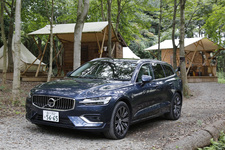 ボルボ 新型V60 T5 Inscription[FF／ボディカラー：デニムブルーメタリック]