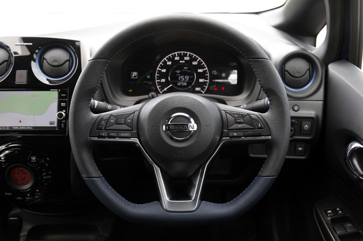 日産 ノート e-POWER AUTECH SPORTS SPEC