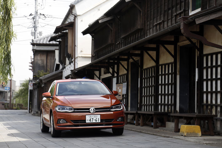 フォルクスワーゲン ポロ TSI Highline[FF／ボディカラー：エナジェティックオレンジメタリック]