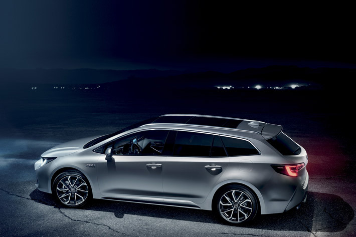 トヨタ 新型カローラハッチバック＆カローラツーリングスポーツ パリモーターショーで公開