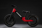 前代未聞！幼児向けランニングバイク「ストライダー」にカーボン製ST-Rが登場！