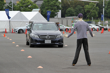 安全で快適な「自動運転化」へまた一歩！ メルセデス・ベンツの最新ドライバー支援システムを試す