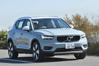 ボルボ XC40 T4 AWD Momentum