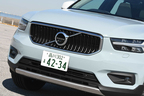 ボルボ XC40 T4 AWD Momentum