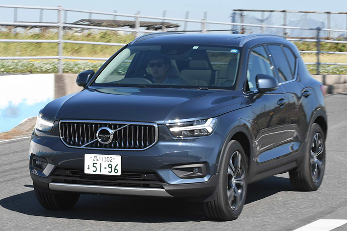 ボルボ XC40 T4 AWD Inscription