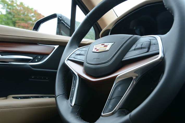 キャデラック XT5クロスオーバー プラチナム