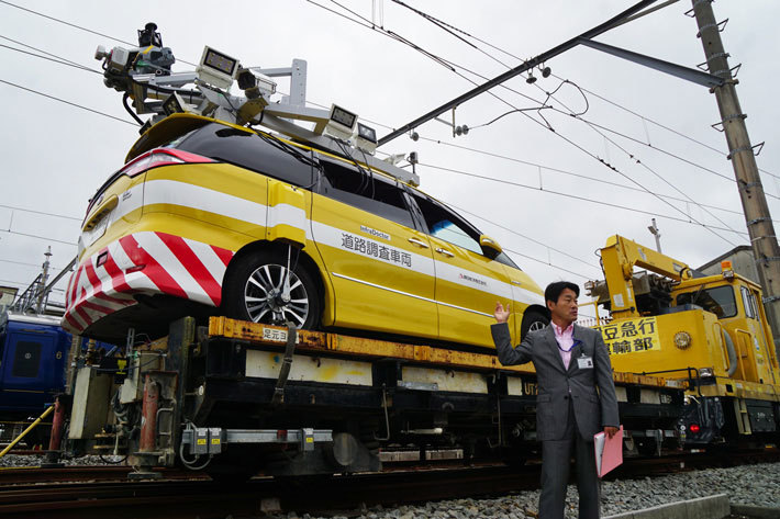 首都高のインフラ点検車を鉄道用に！ 斬新なアイデアを伊豆急で実証実験