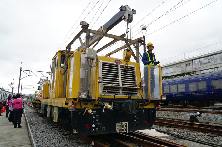 首都高のインフラ点検車を鉄道用に！ 斬新なアイデアを伊豆急で実証実験